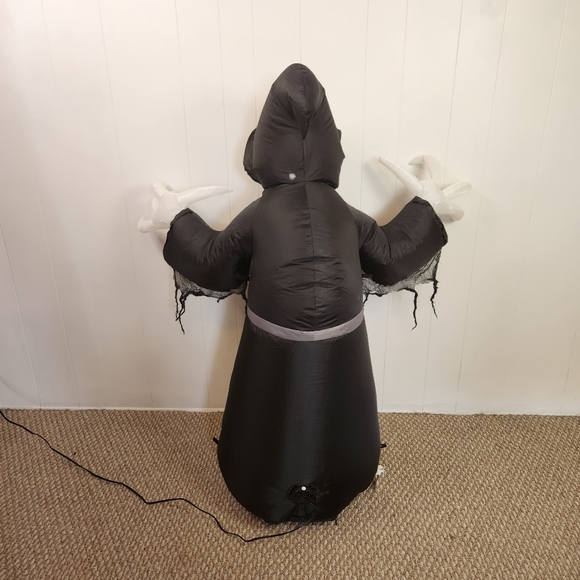 Gemmy Inflatable Blow Up Scary Halloween Reaper Figure Automatic Electric Blower - Picture 5 of 13
